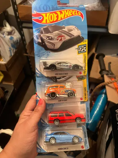Set de autos Hot Wheels edición especial - miniatura 1