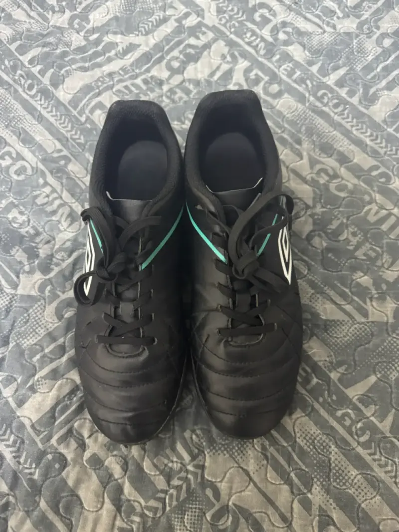 Zapatillas de fútbol Umbro negras