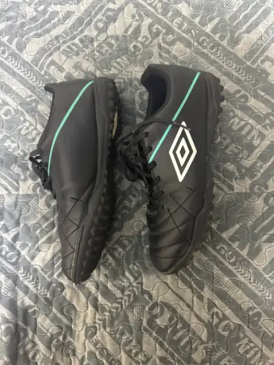 Zapatillas de fútbol Umbro negras - miniatura 2