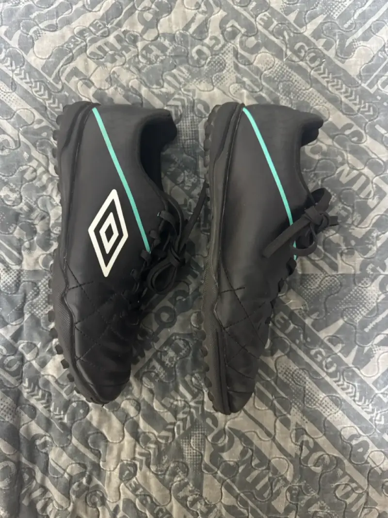 Zapatillas de fútbol Umbro negras - 3