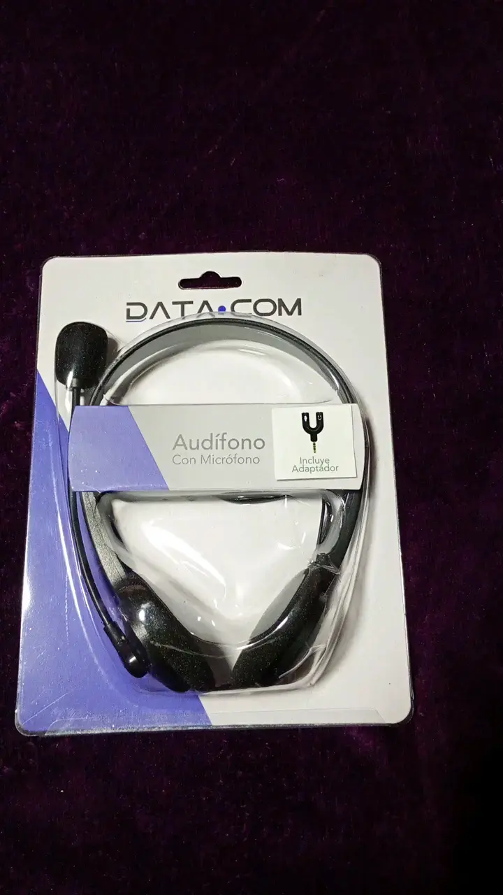 Audífono Datacom con micrófono y adaptador