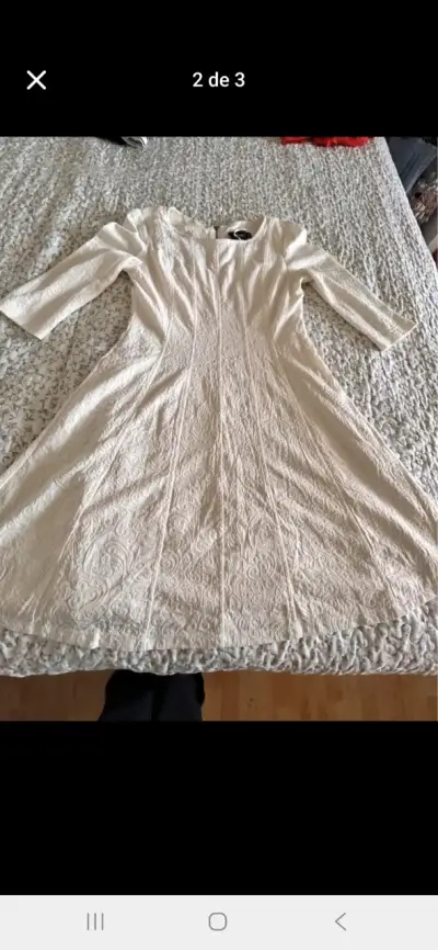 Vestido corto beige con diseño texturizado talla M - miniatura 1