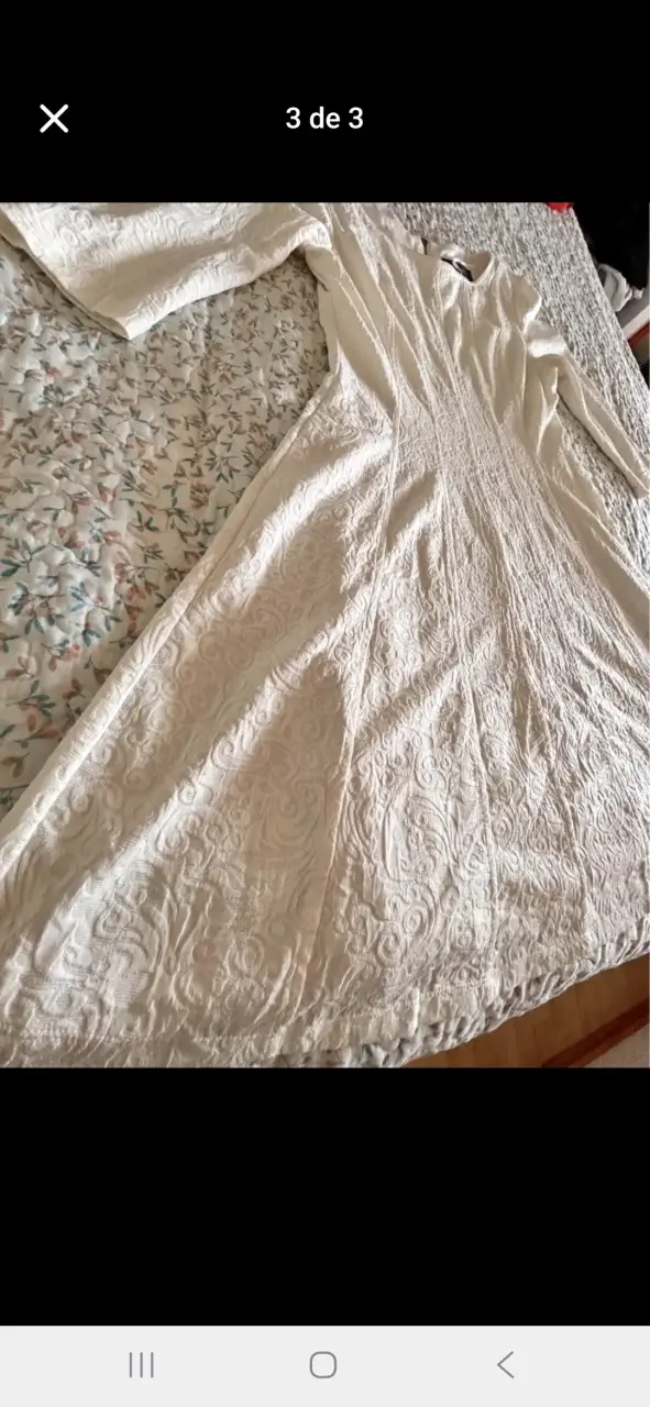 Vestido corto beige con diseño texturizado talla M - 3