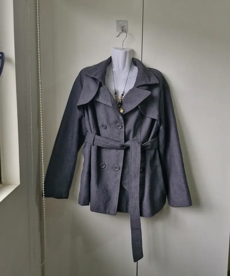 Abrigo gris con cinturón para mujer L - 1