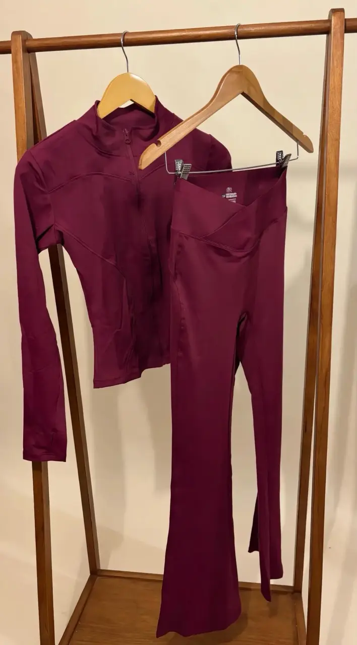 Conjunto deportivo negro para mujer - 4