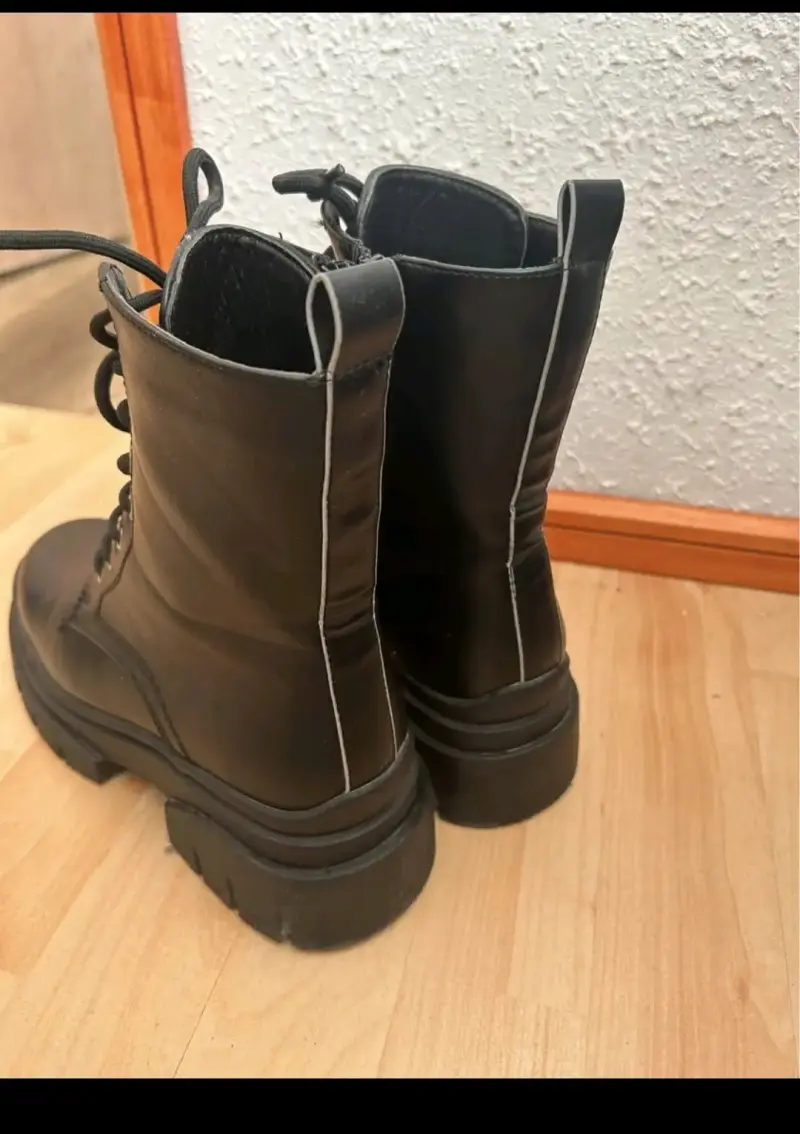Botas negras  con plataforma talla 38 - 2