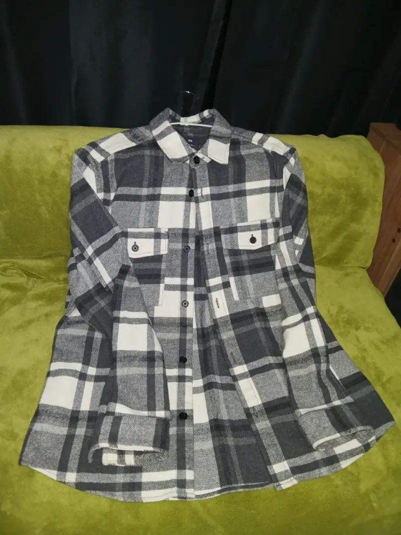 Camisa de franela a cuadros gris y blanca - 1