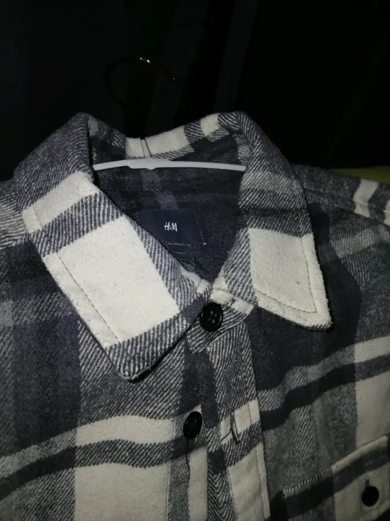 Camisa de franela a cuadros gris y blanca - 4