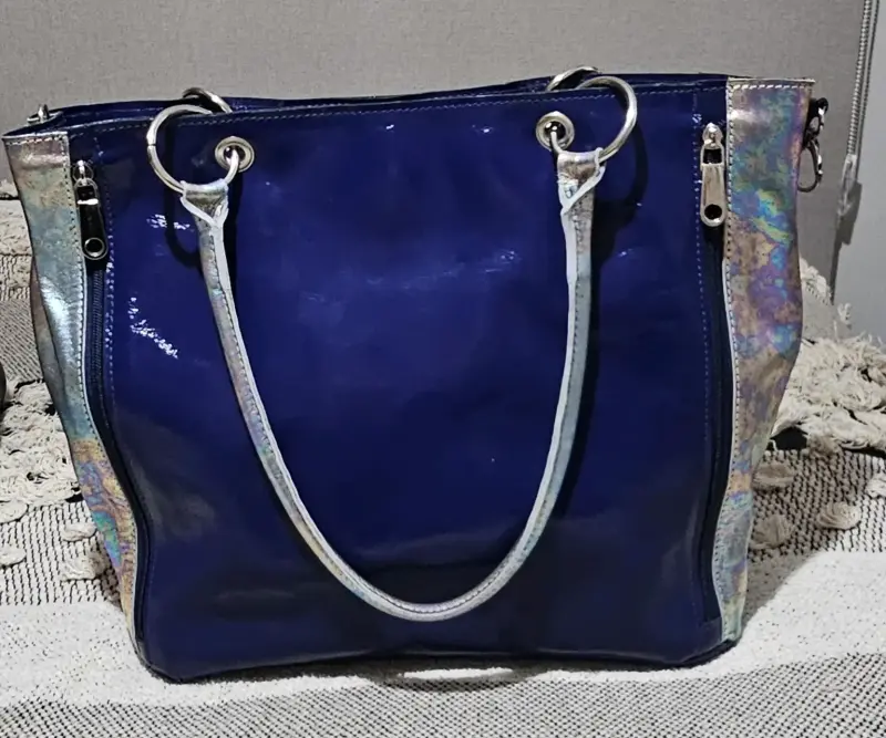 Cartera tote cuero charol azul - 1