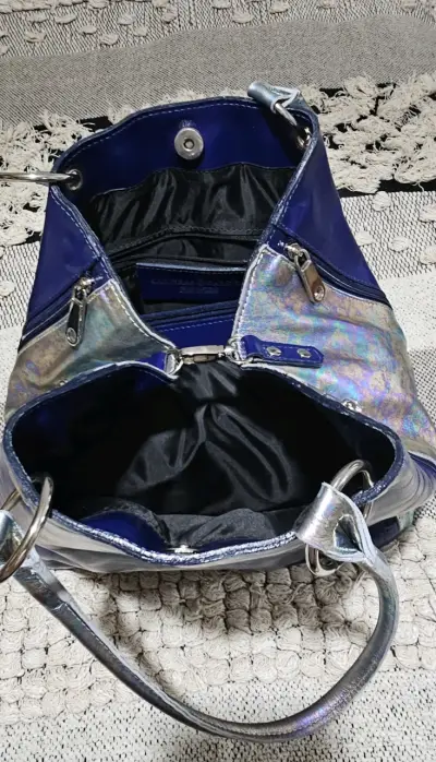 Cartera tote cuero charol azul - miniatura 3