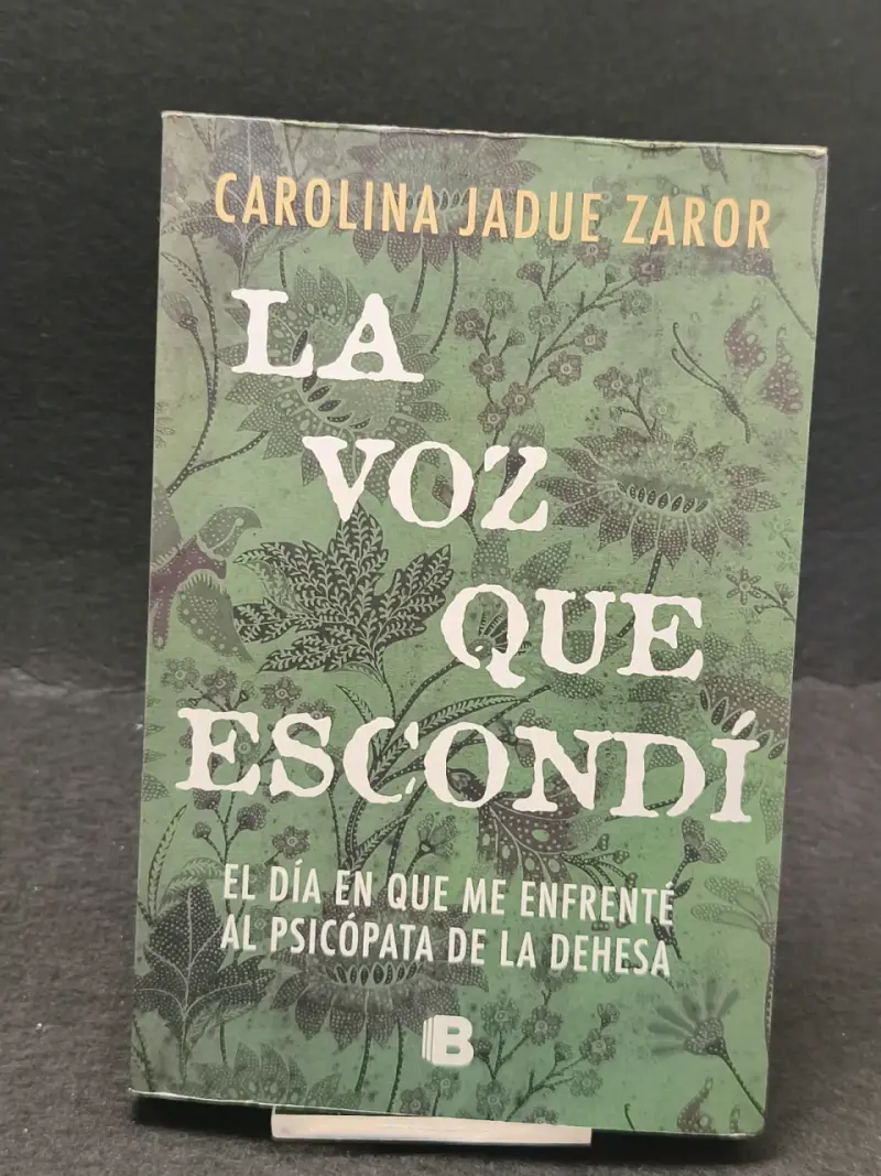Libro 'La Voz Que Escondí' de Carolina Jadue - 1