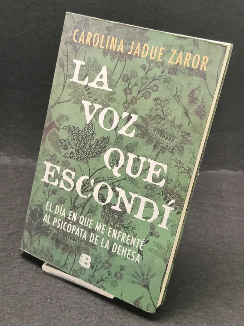 Libro 'La Voz Que Escondí' de Carolina Jadue - 3