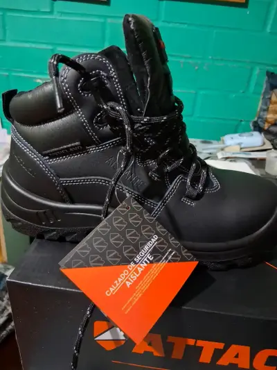 Botas de seguridad aislantes Attack - miniatura 1