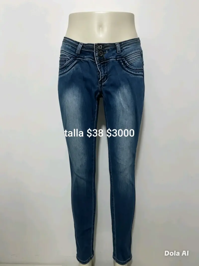 Jeans azul con bordado talla 38 - 4
