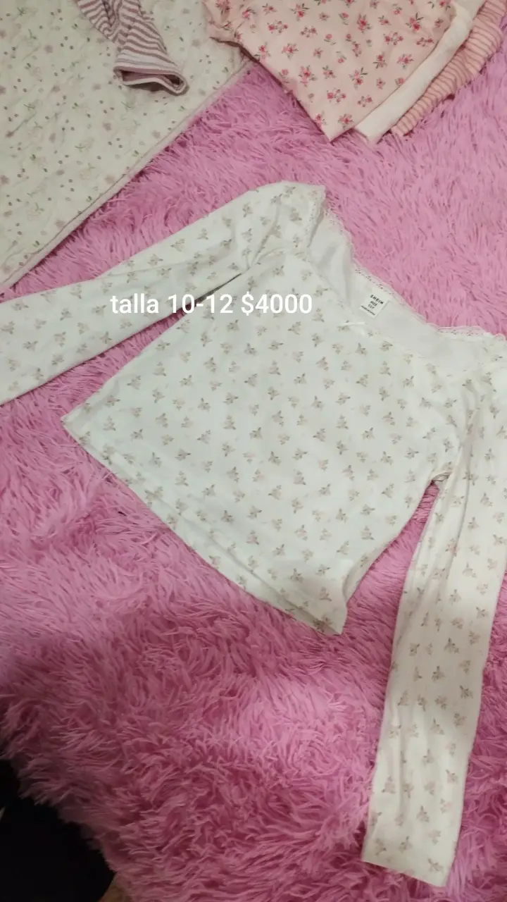Polera manga larga floral talla 10-12 - 1
