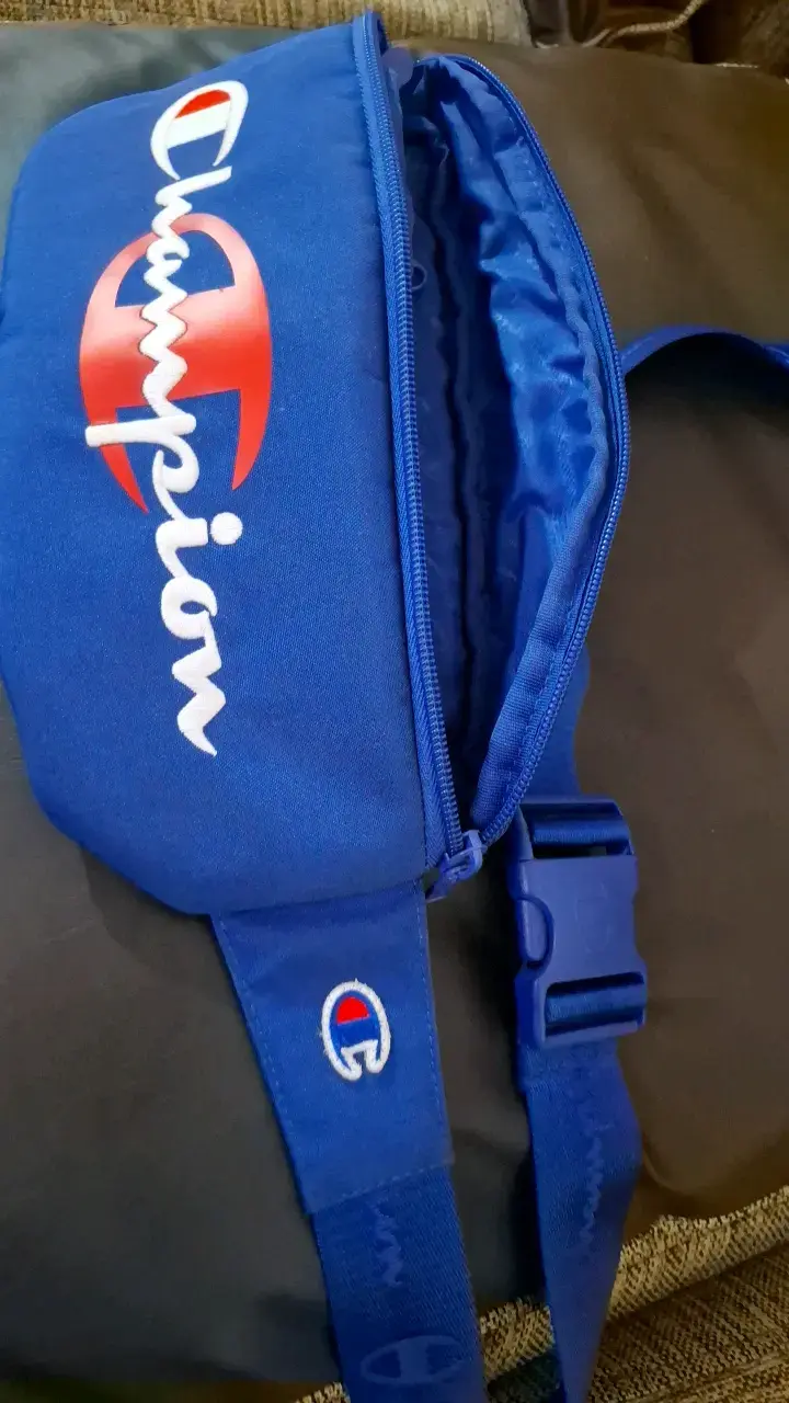 Riñonera Champion azul con logo original - 3