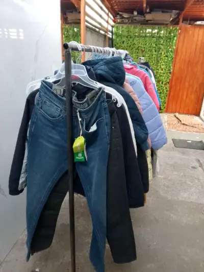 Ropa de invierno para mujer y hombre - miniatura 1