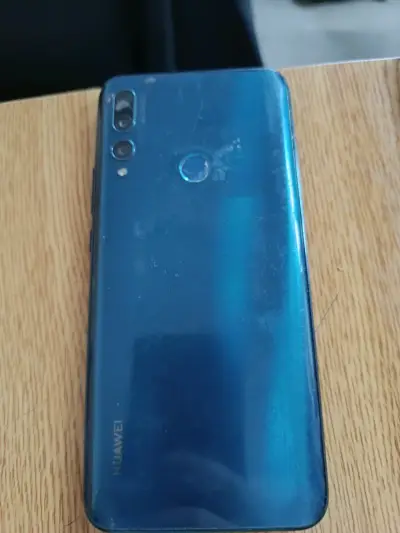 iPhone 7 Huawei y9 y un pc - miniatura 3