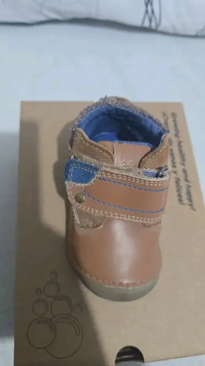 Zapatos de bebé marrones con velcro ficcus - miniatura 3