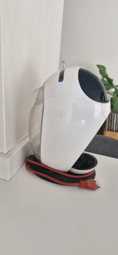 Cafetera Nescafé Dolce Gusto blanca - miniatura 2