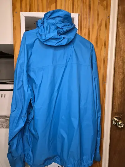 Chaqueta impermeable Columbia azul con capucha - miniatura 4
