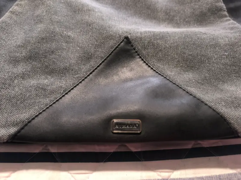 Bolso gris y negro con asas largas - 2