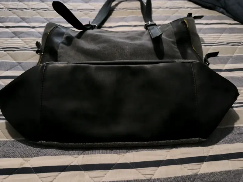 Bolso gris y negro con asas largas - 3