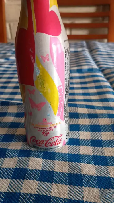 Botellas coleccionables de Coca-Cola y One Being - miniatura 3
