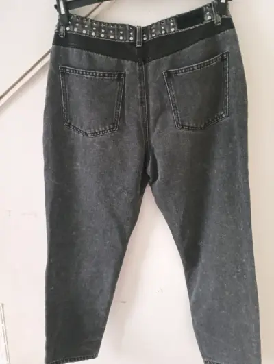 Jeans negros Foster con tachas - miniatura 3