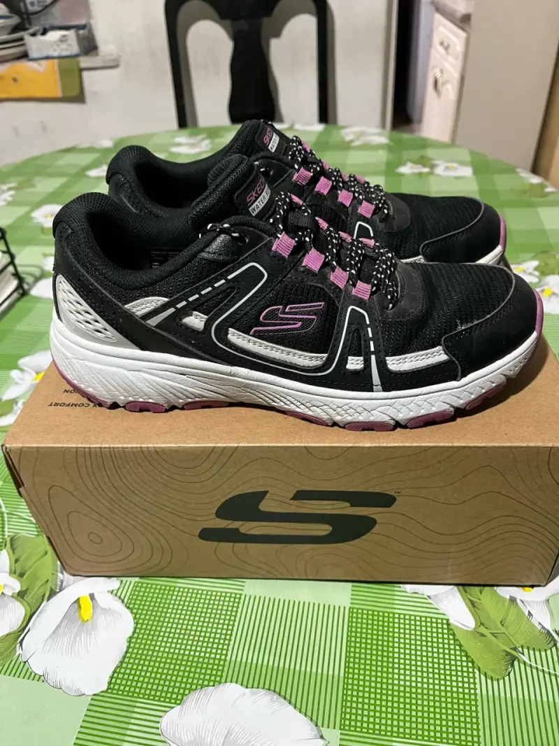 Zapatillas Skechers impermeables negras - 2