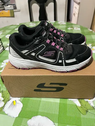 Zapatillas Skechers impermeables negras - miniatura 2