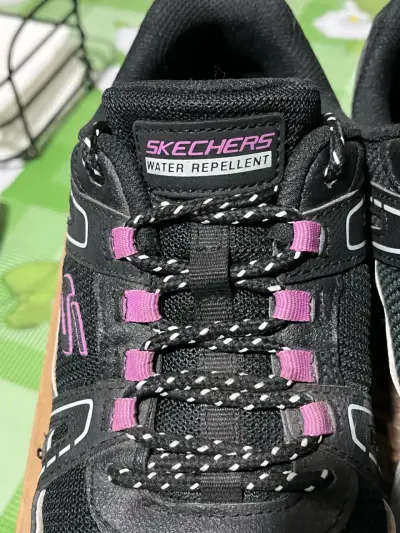 Zapatillas Skechers impermeables negras - miniatura 3