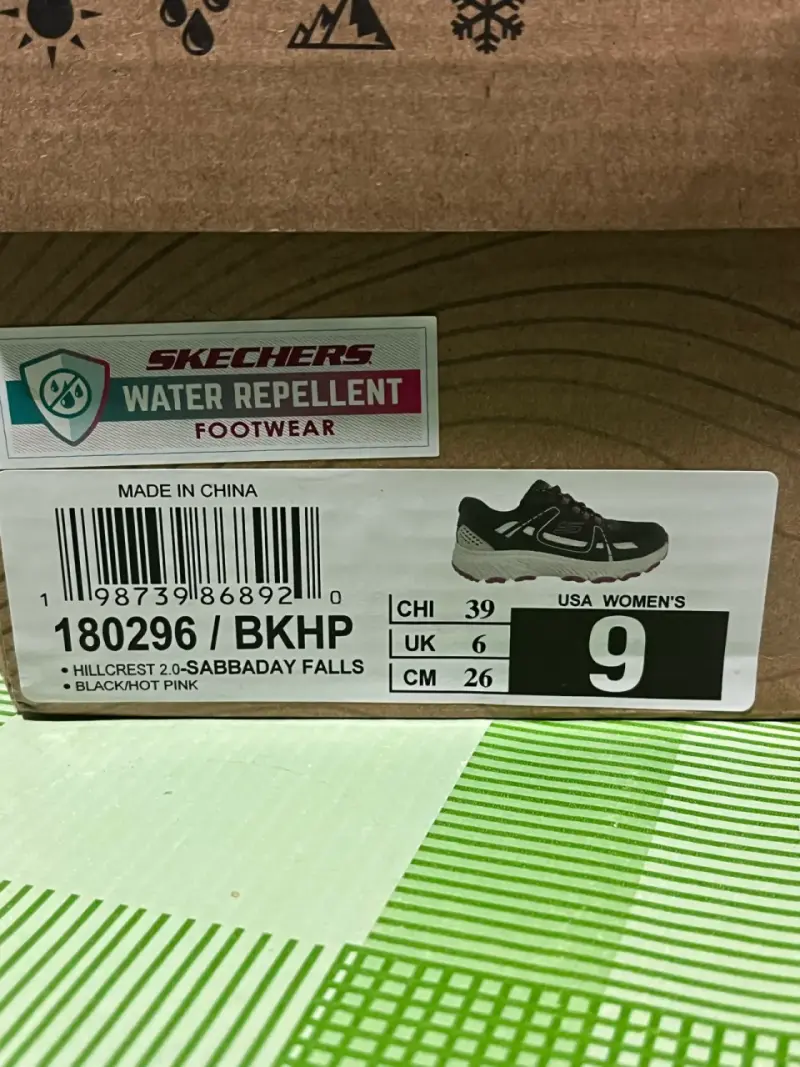 Zapatillas Skechers impermeables negras - 4