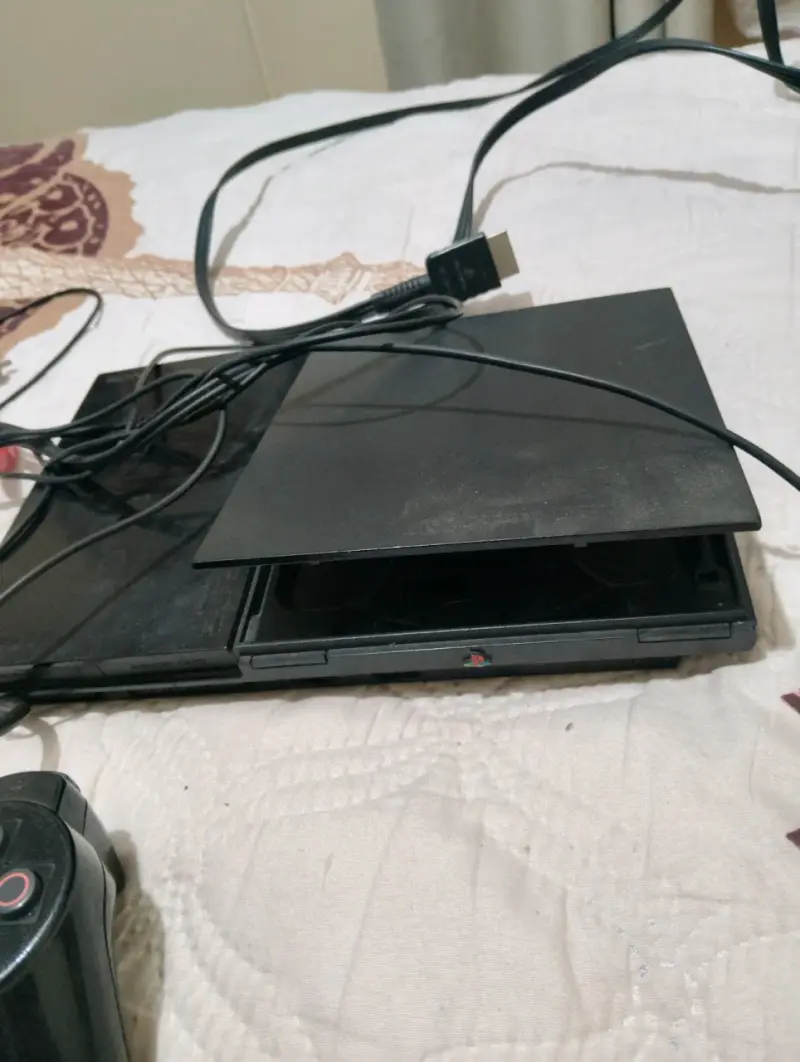 Consola PlayStation 2 con control y cables - 2