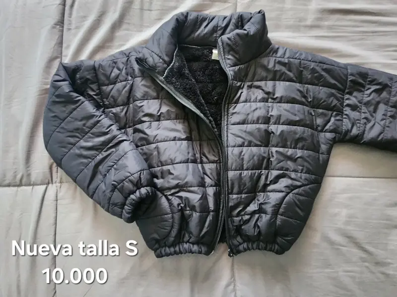 Chaqueta crop acolchada negra nueva talla S