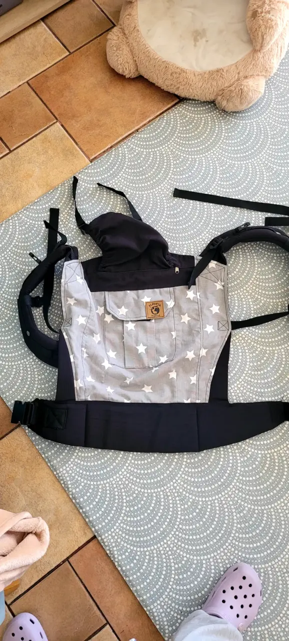 Mochila portabebé ergonómica con diseño de estrellas - 2