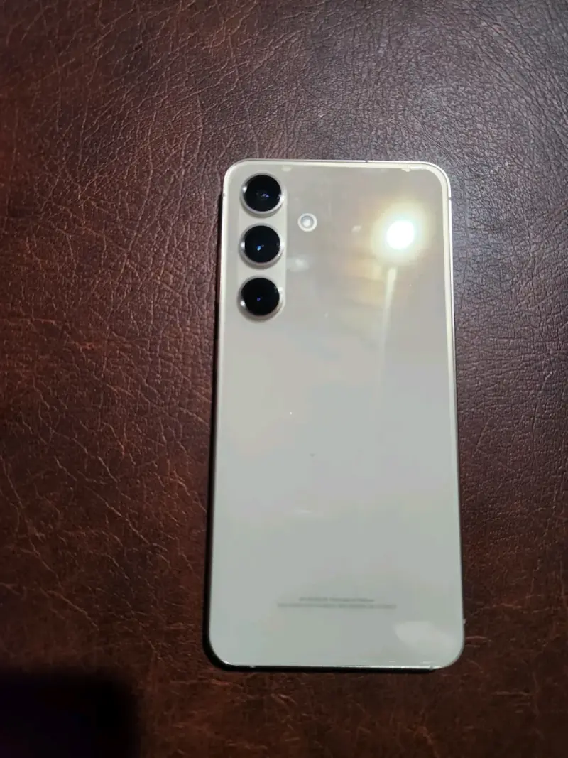 Samsung Galaxy S24 128GB como nuevo - 3