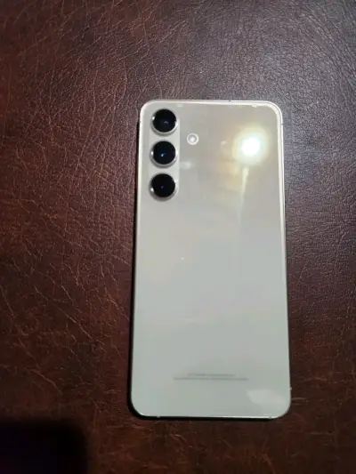Samsung Galaxy S24 128GB como nuevo - miniatura 3