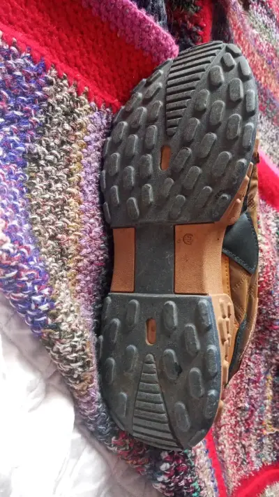 Zapatillas de cuero marrón para hombre - miniatura 2