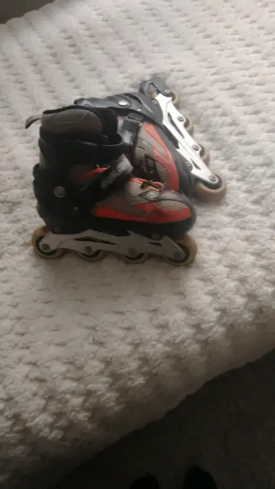 Patines en línea Rollerblade negros y rojos - miniatura 1