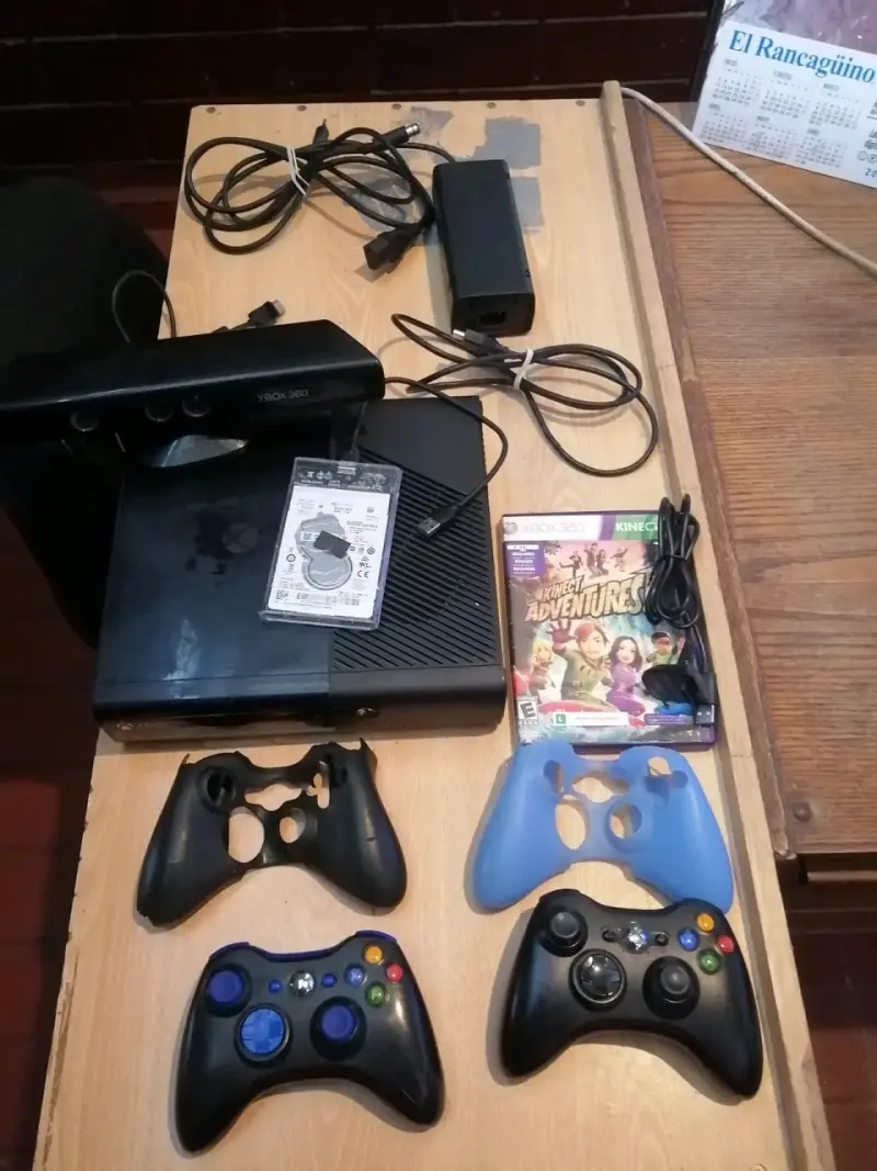 Xbox 360 Slim E 1TB Aurora | 120 Juegos | Kinect | - 1