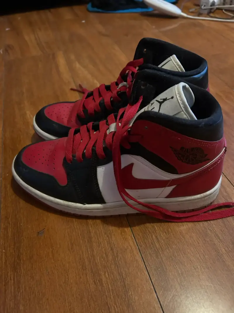 Zapatillas Air Jordan clásicas rojo y negro - 3