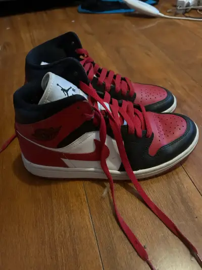 Zapatillas Air Jordan clásicas rojo y negro - miniatura 6