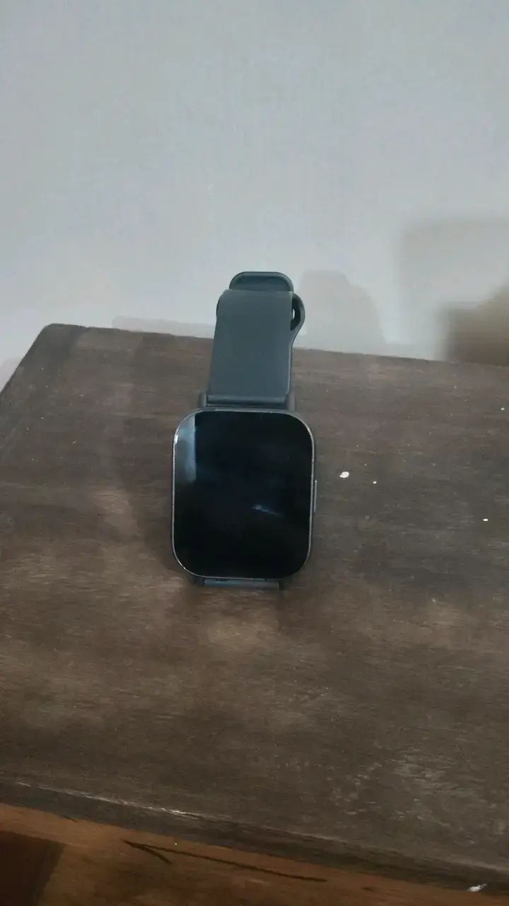 Smartwatch negro con correa ajustable - 2