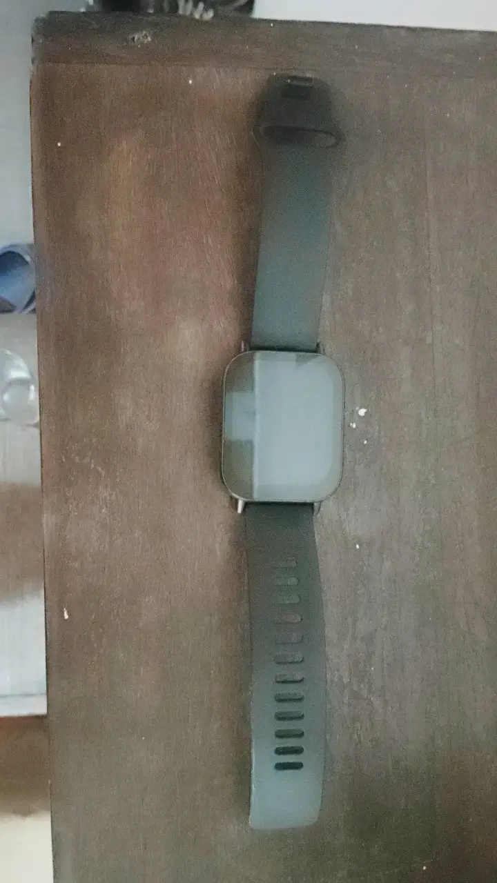 Smartwatch negro con correa ajustable - 5