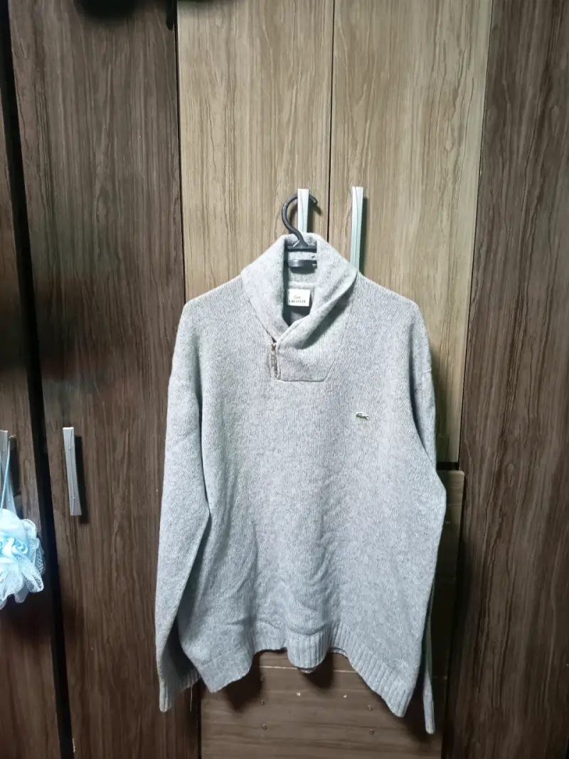 Suéter gris Lacoste con cuello alto - 4