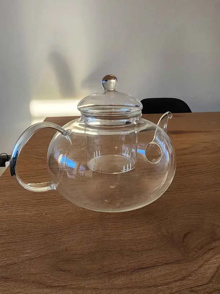 Tetera de vidrio con infusor integrado