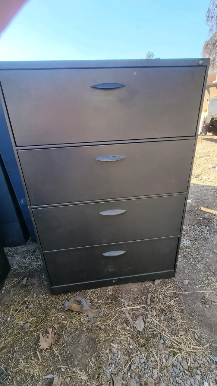 Archivador metálico de 4 cajones