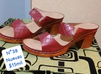 Sandalias de cuero con taco alto n°38 - miniatura 1