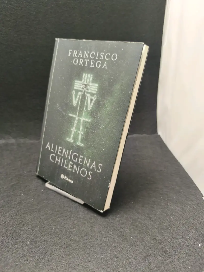 Libro 'Alienígenas Chilenos' de Francisco Ortega - 3